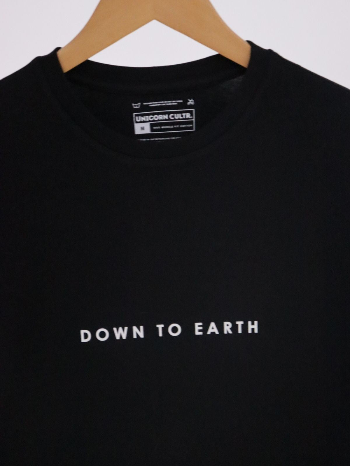 Solid Men's Premium Muscle Fit Cotton Crew T-Shirt Down to Earth Brave Black