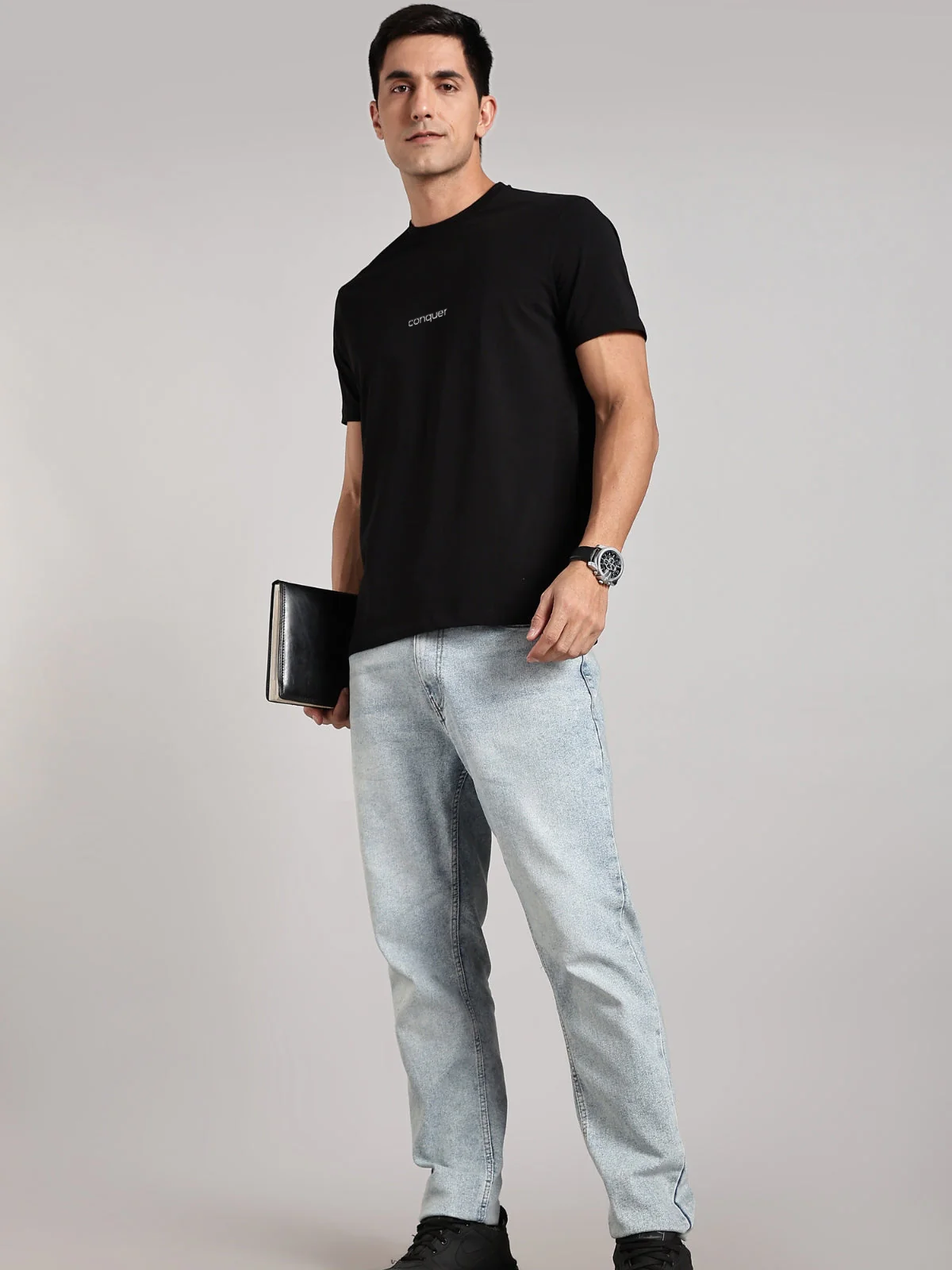 Solid Men's Soft Premium 100% Cotton Crew T-Shirt Conquer Brave Black
